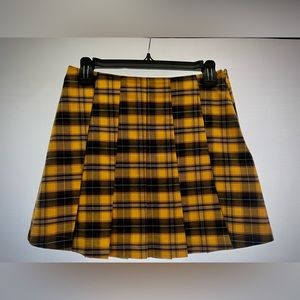 Plaid Forever 21 pleated mini skirt.